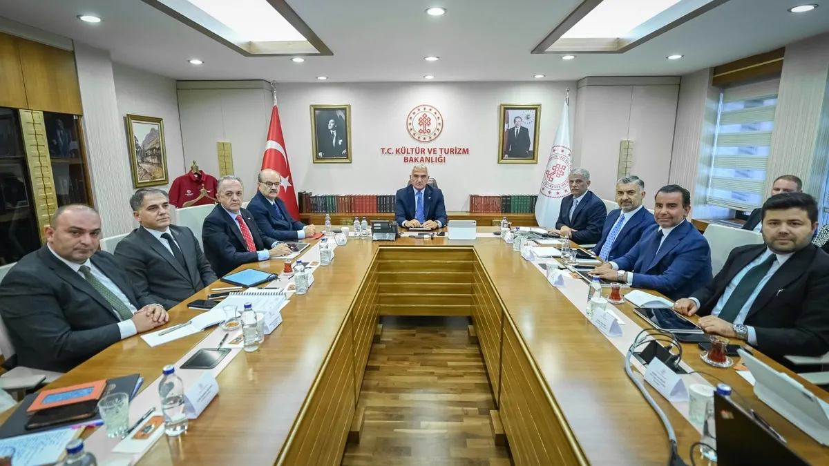 Sıcak Gündem: Bakan Ersoy kamuoyuna ilan etti: Müzelerde yeni dönem! T.C. kimlik kartları ‘Müzekart’ oluyor.