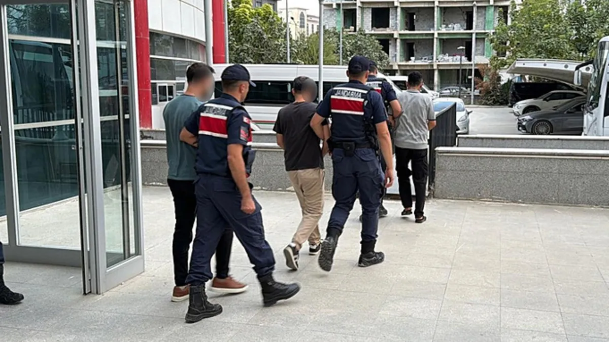 Sıcak Gündem: Adıyaman'da DEAŞ operasyonu: 5 kişi hakkında tutuklama kararı verildi - Son Dakika Bilgileri