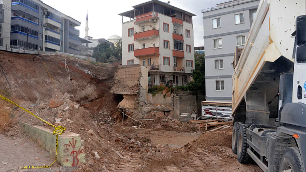 Son Gelişme: Kahramanmaraş'ta toprak kayması nedeniyle 2 bina boşaltıldı | İşte Tüm Ayrıntılar