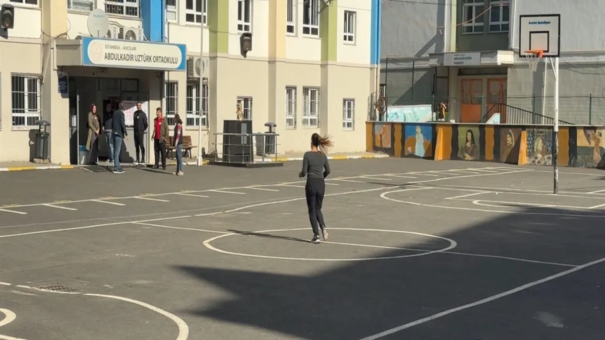 Son Gelişme: Avcılar'da KPSS adayları aynı isimli okulları karıştırdı! Sınava dakikalar kala yetişti ve Merak
