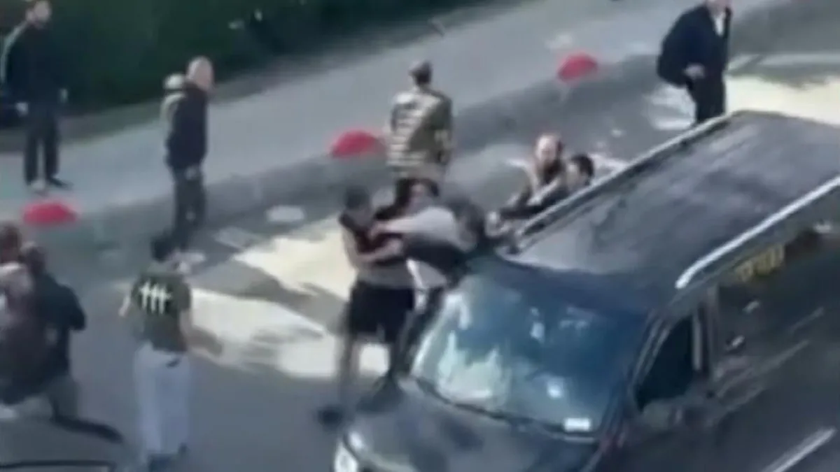 Son Gelişme: Bayrampaşa'da trafik magandalarına dev ceza: Yol ortasında birbirlerine girmişlerdi!: Gelişmeler