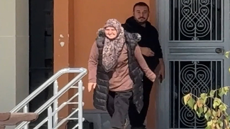 Son Gelişme: Sivas’ta sınava geç kalan kadın aday okul bahçesini birbirine kattı: Bu benim son şansımdı: Geliş