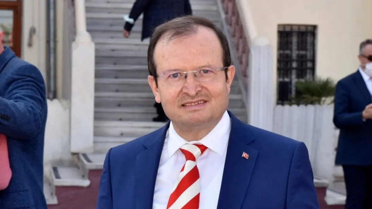 Son Gelişme: Çocukluğunun okuluna bilim insanı olarak döndü! Kendi fotoğrafını okulunun duvarında görünce duyg