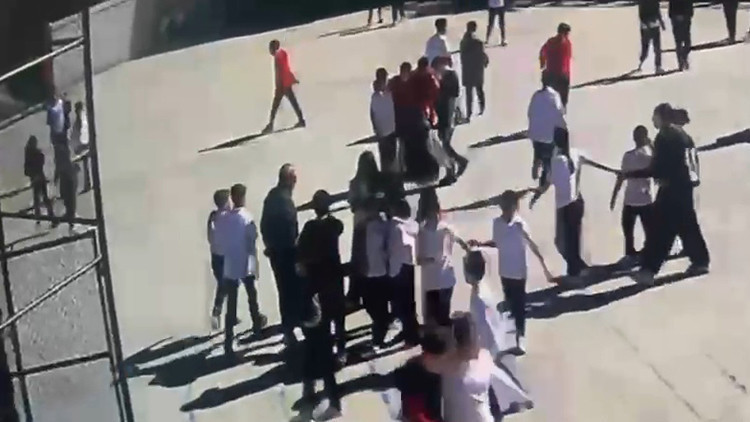 Zonguldak'ta kahraman öğretmen: Poğaça yerken boğulan öğrencisini Heimlich ile kurtardı | İşte Tüm Ayrıntılar