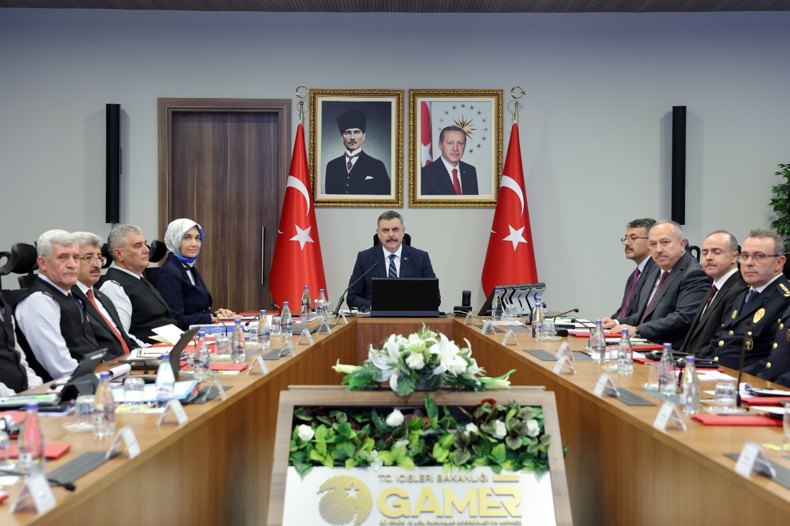 Ayrıntılar Netleşti: İçişleri Bakanı Çiftçi başkanlığında "asayiş" konulu güvenlik toplantısı yapıldı - Son Da