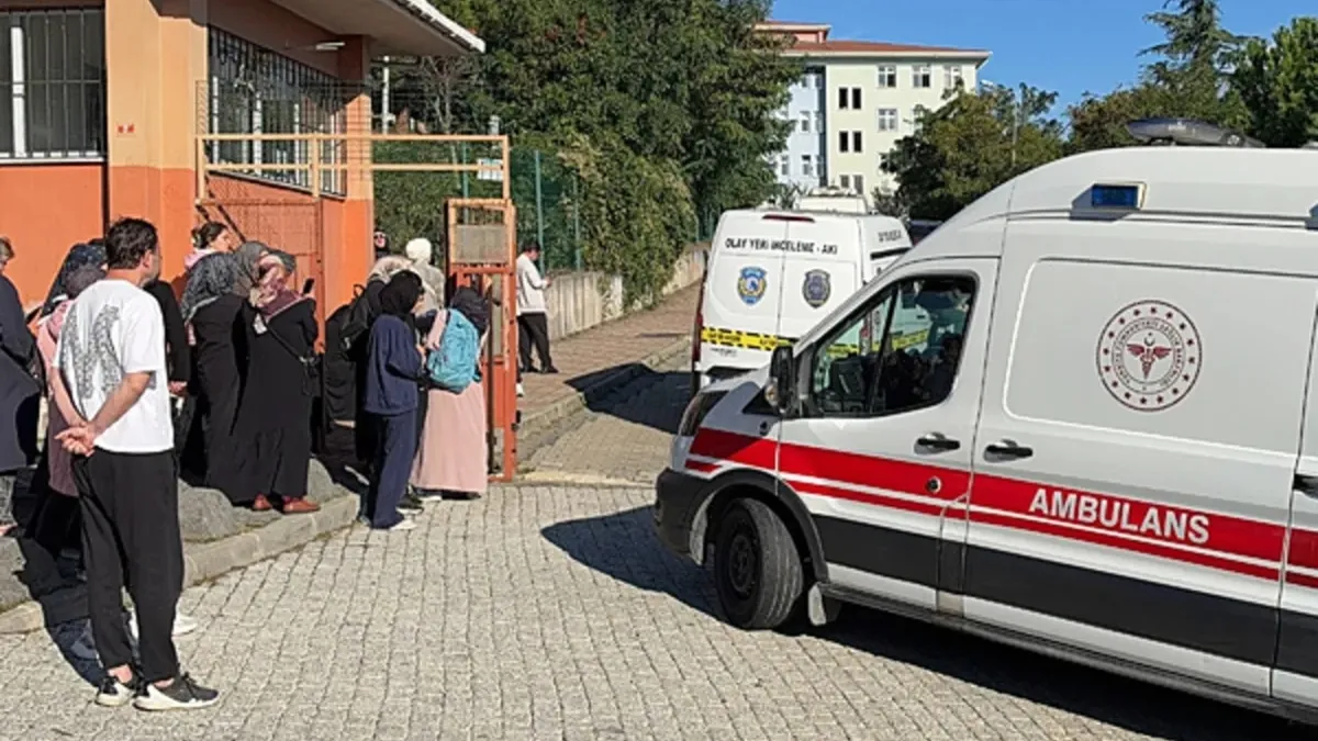 Gündemden Son Bilgiler: SON DAKİKA I Başakşehir’de okula bıçakla gelip dehşet saçmıştı: 3 kişi hakkında tutukl