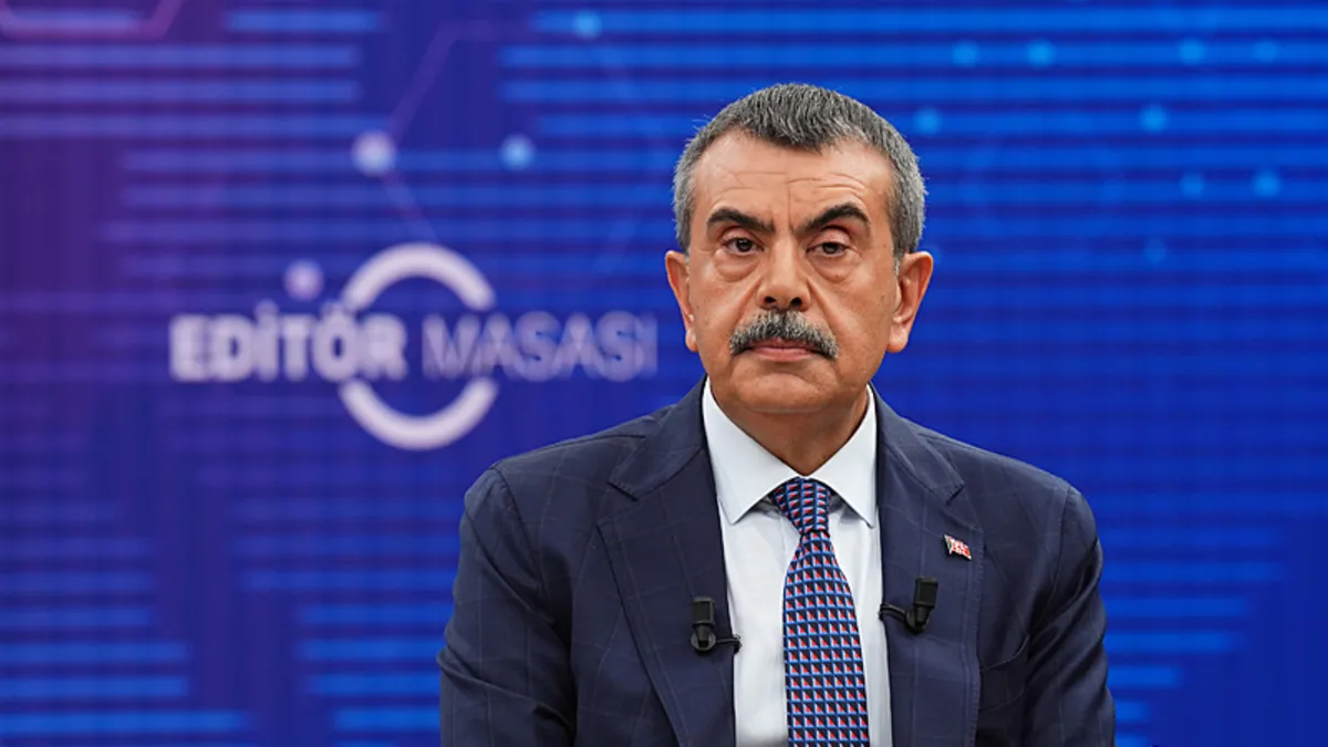 Gündemden Son Bilgiler: Okul tedbirlerinde farklı çözüm! Bakan Tekin'den önemli mesaj: Zorunlu eğitim kısalaca