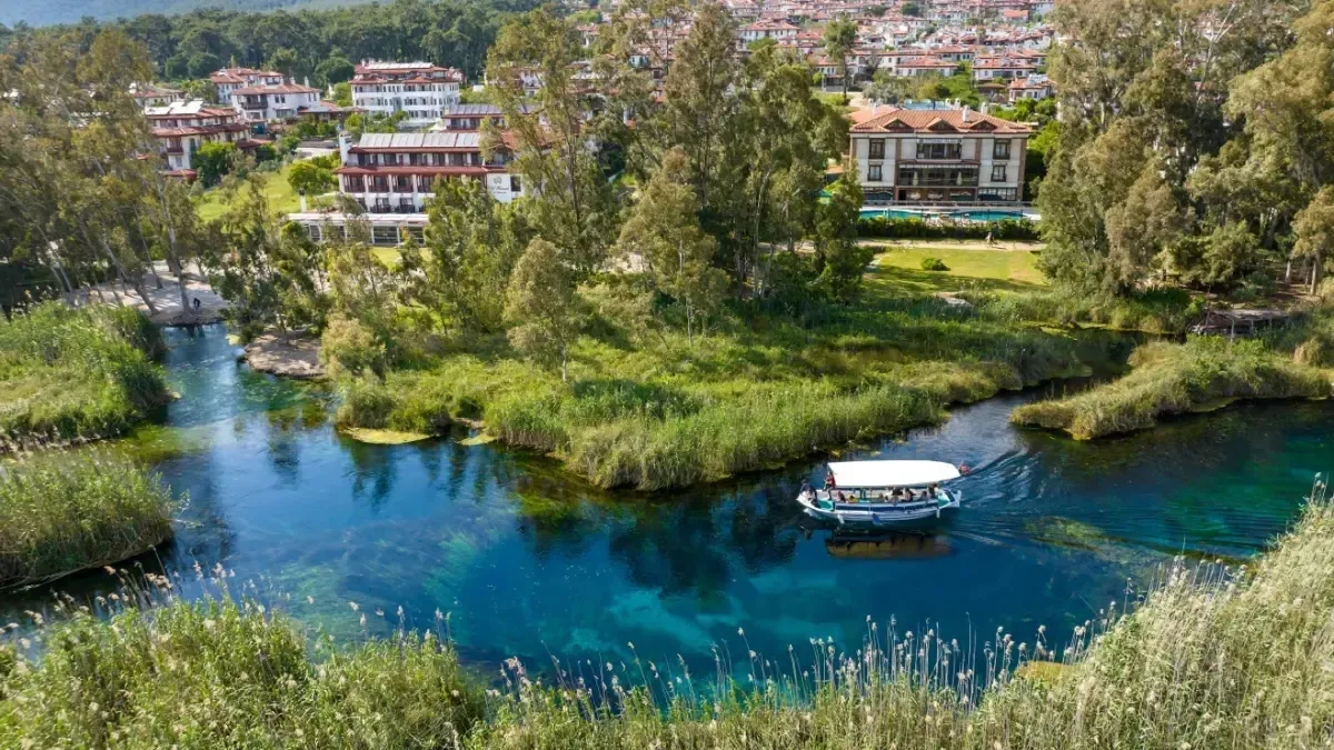 Kritik Açıklama: Dünya Türkiye'nin 25 harikasını konuşuyor! Burnumuzun dibinde, yabancı turistler koşa koşa ge