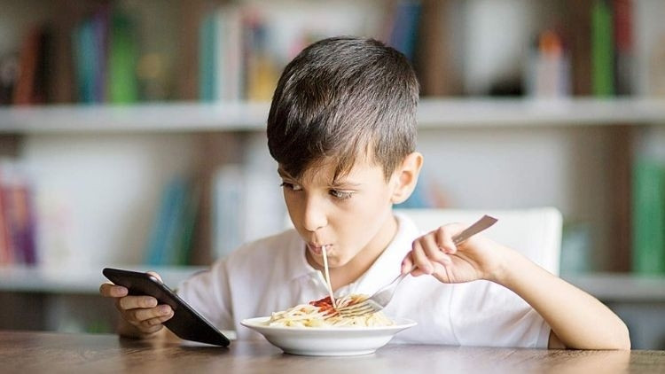 Yeme bozukluğuna neden oluyor… Akıllı telefon araştırması: Gelişmeler Takip Ediliyor