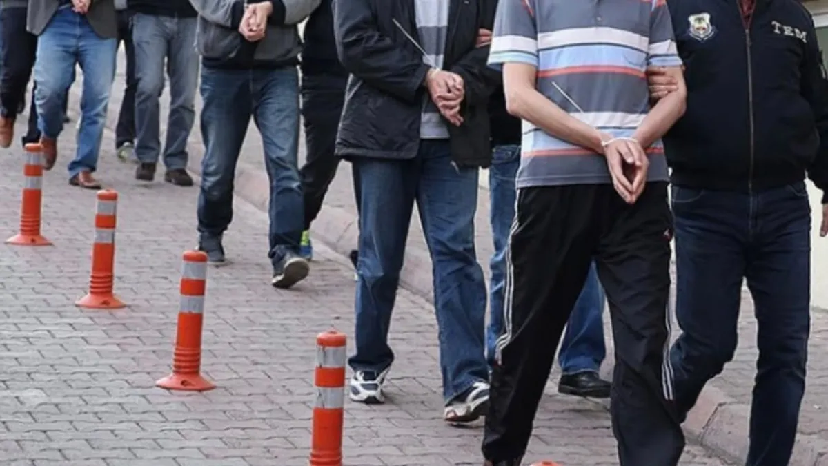 Son Gelişme: İzmir’de tefecilik operasyonu: 13 şüpheli gözaltında - Son Dakika Bilgileri