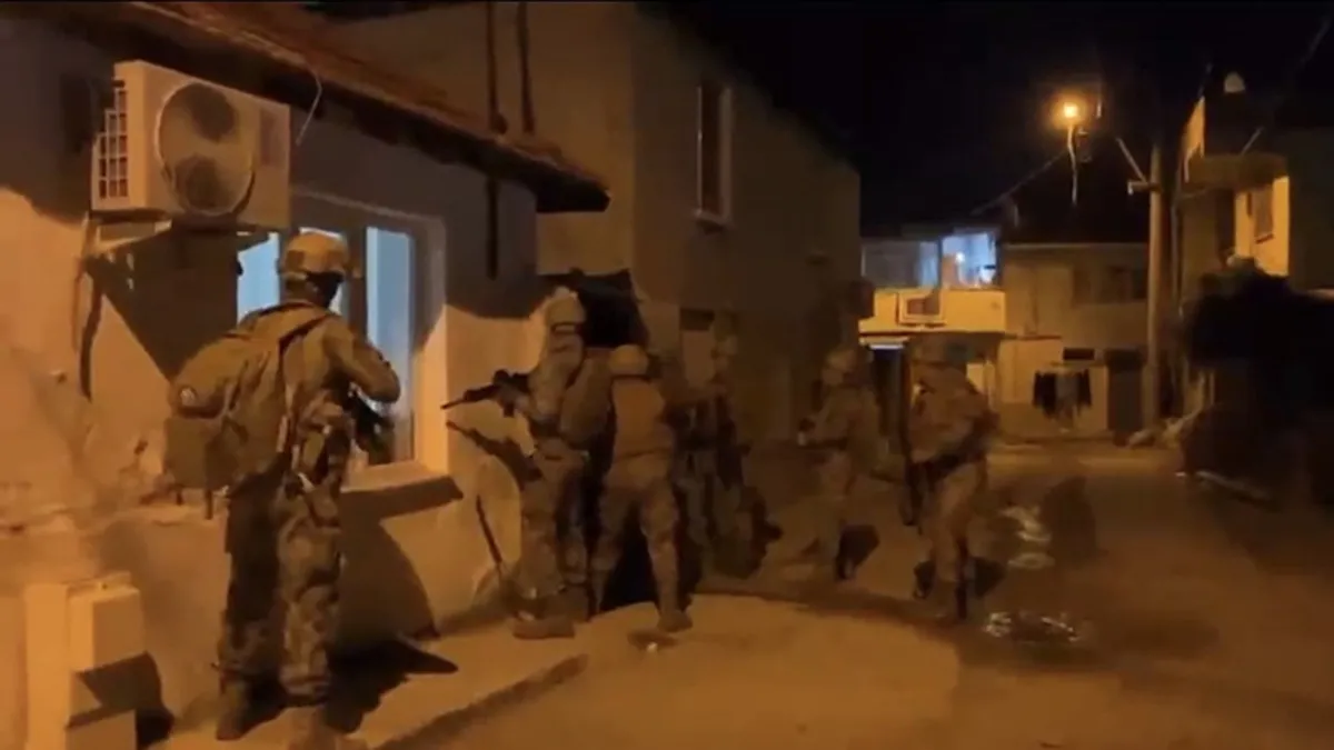 Balıkesir’de narkotik ve kaçak silah operasyonu: 20 şüpheli yakalandı!: Gelişmeler Takip Ediliyor