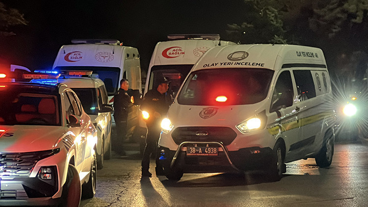 Ayrıntılar Netleşti: Tartıştığı babasını defalarca bıçaklayarak öldürdü - Son Dakika Bilgileri