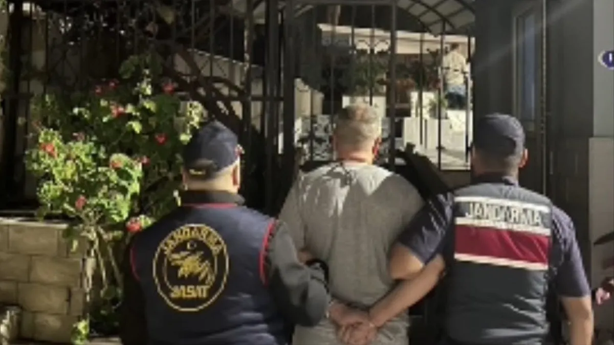 Kritik Açıklama: İzmir’de nokta operasyon! Firari katil böyle yakalandı: Meğer gizli bölmeye gizlenip… ve Mera