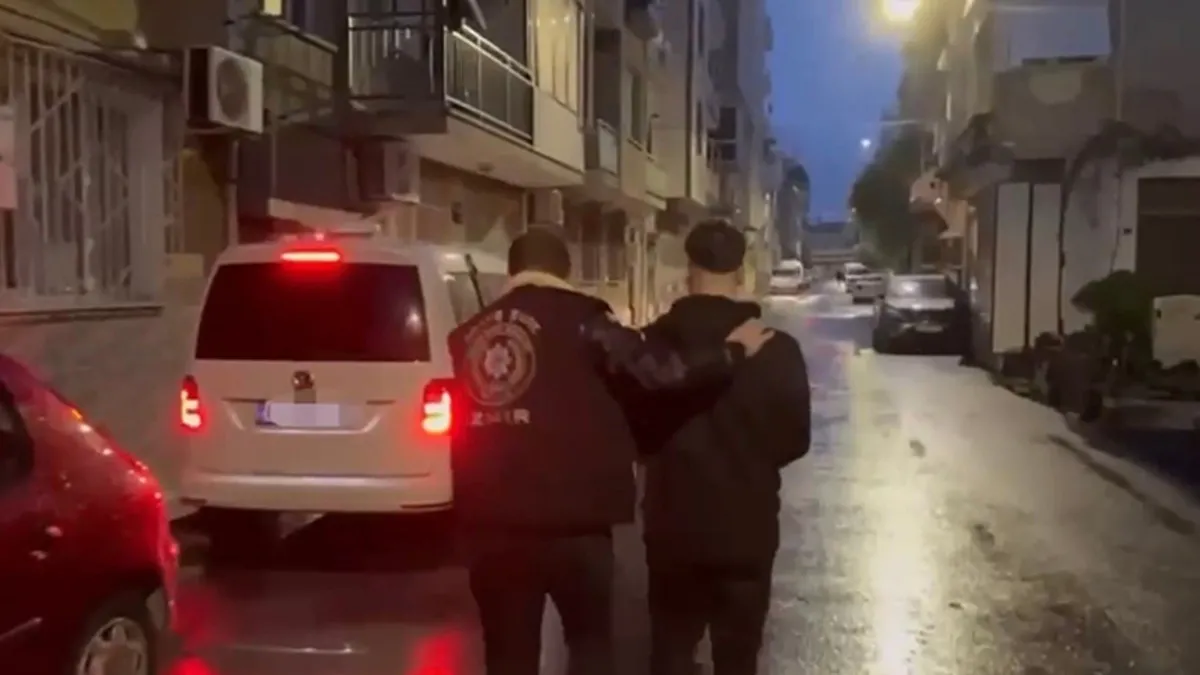 Ayrıntılar Netleşti: İzmir'de 74 adrese eş zamanlı operasyon: 164 şüpheli yakalandı - Son Dakika Bilgileri