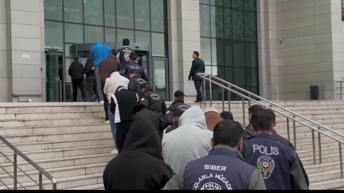 Gündemden Son Bilgiler: 8 ilde 27 adrese eş zamanlı baskın: 1,2 milyarlık bahis soruşturmasında 18 şüpheli adl
