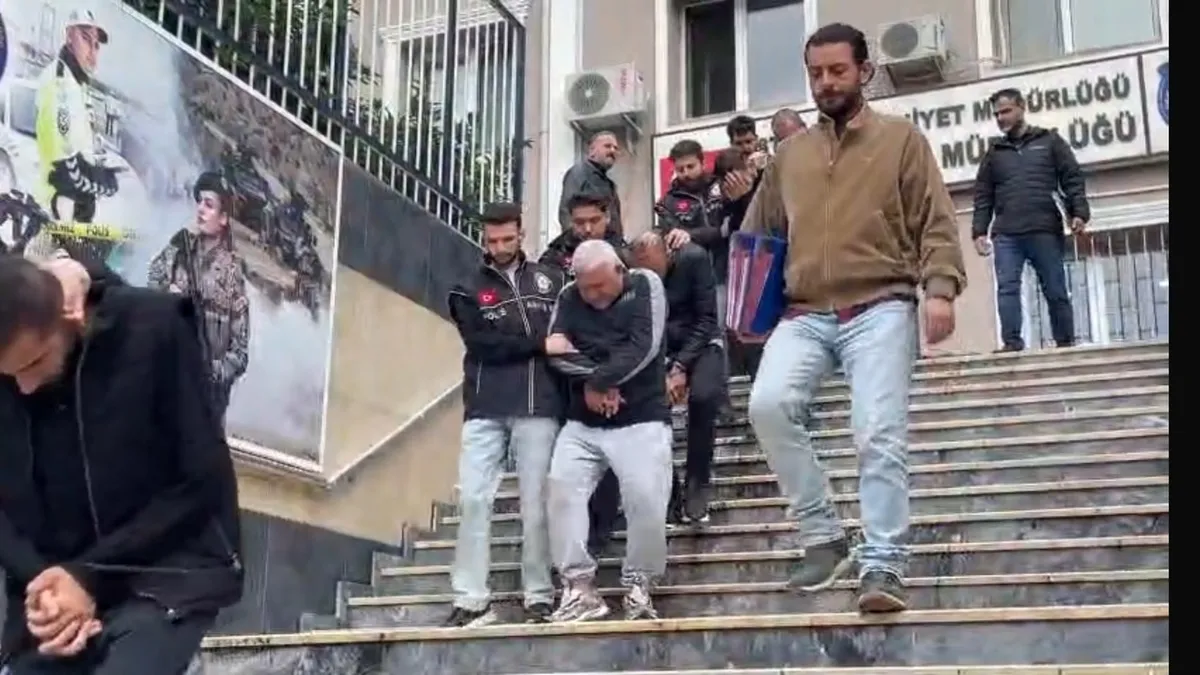 120 milyon vurgun yapan 'change' çetesi adliyeye sevk edildi: Gelişmeler Takip Ediliyor