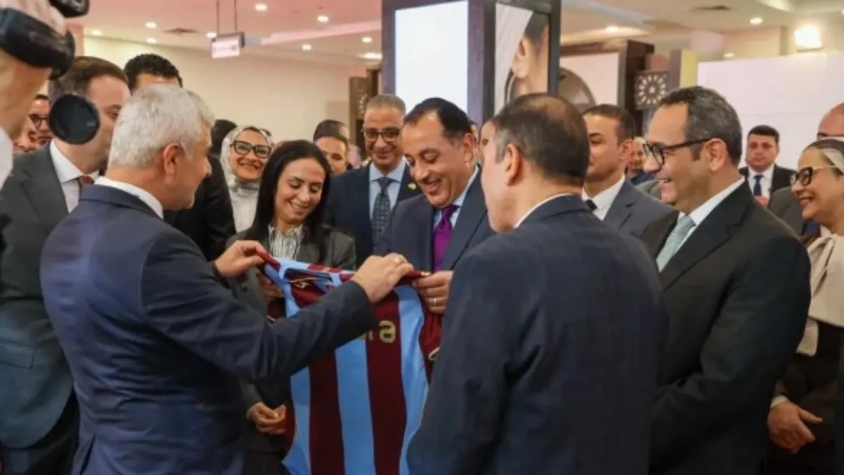 Kritik Açıklama: Mısır Başbakanı'na Trabzonspor forması hediye edildi: Gelişmeler Takip Ediliyor
