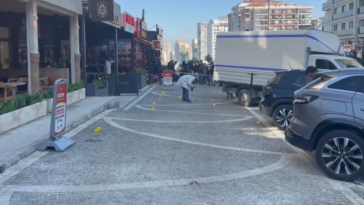 Ayrıntılar Netleşti: Esenyurt'ta kuyumcuya silahlı saldırıda eczacı vuruldu - Son Dakika Bilgileri