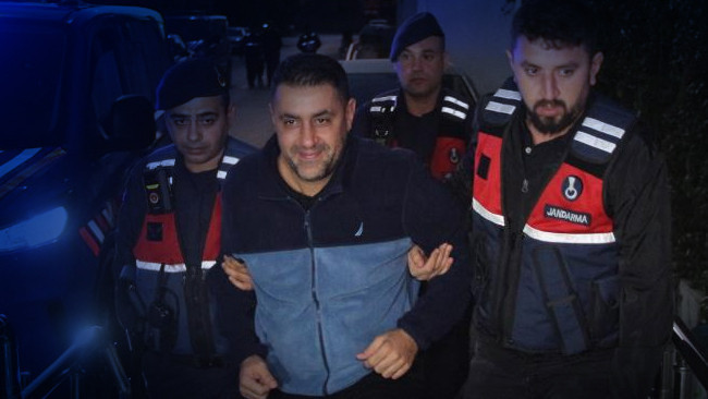 Son Gelişme: Çukurova Belediyesi'ne operasyon: Emrah Kozay, Soner Çetin ve diğer şüpheliler adliyeye sevk edil