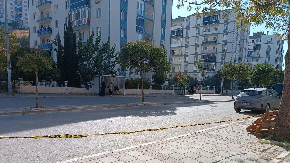 Gündemden Son Bilgiler: İzmir'de feci olay: Kardeşini tabancayla öldürdü!: Gelişmeler Takip Ediliyor