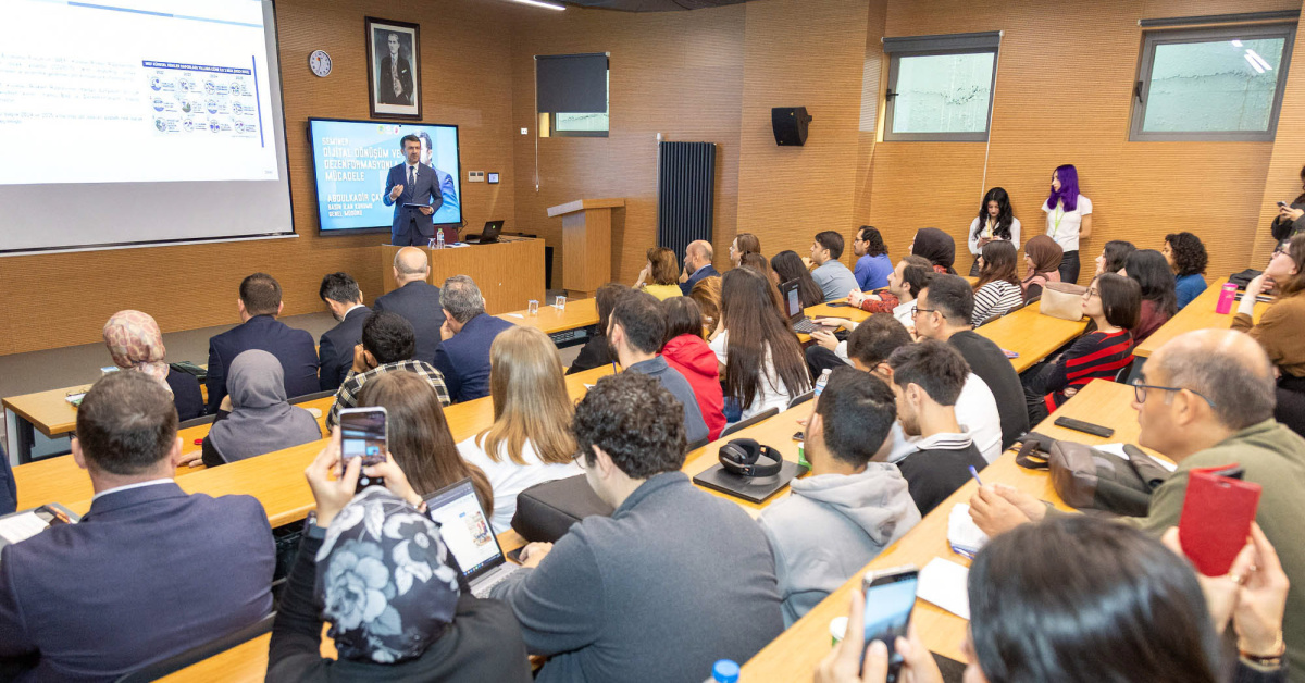 Gündemden Son Bilgiler: Genel Müdür Abdulkadir Çay, İstanbul Üniversitesi öğrencileriyle buluştu: Gelişmeler T