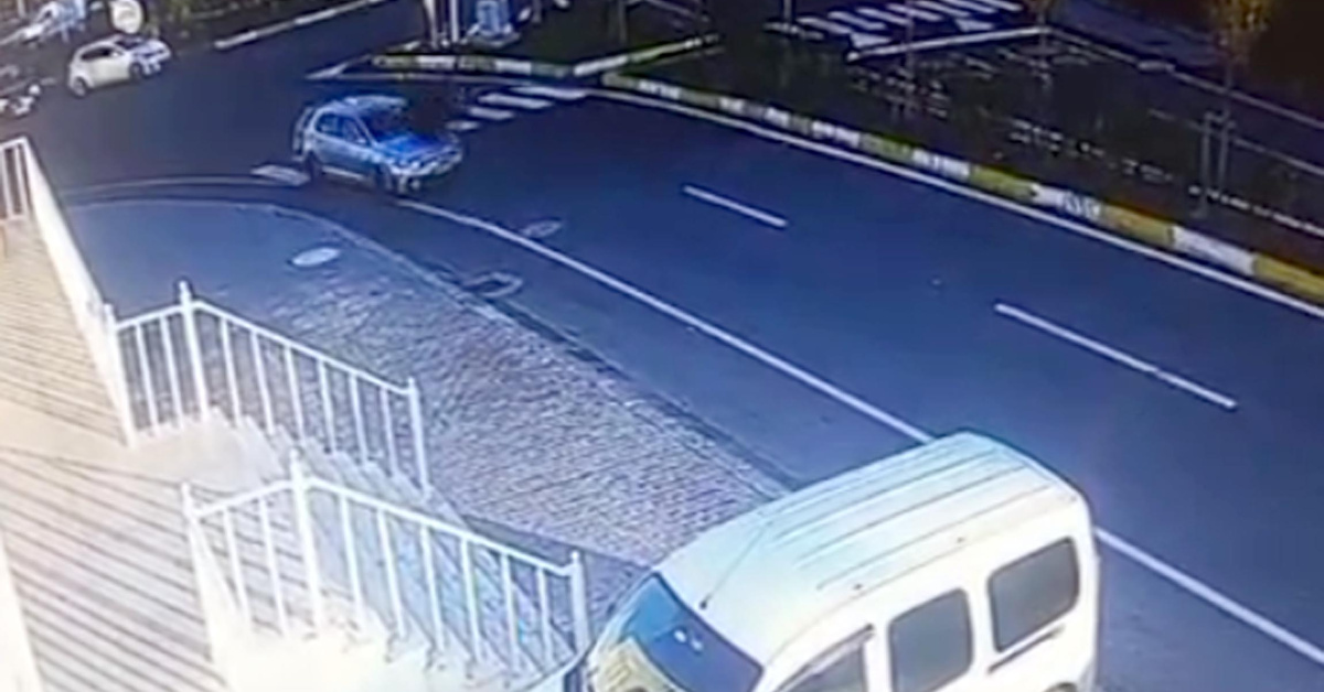 Gündemden Son Bilgiler: Yaya geçidinde iki öğretmene çarptı! ve Merak Edilenler