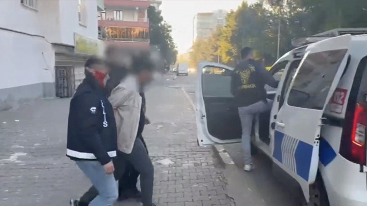 10 ilde 'Patinaj' operasyonu: 12 kişi hakkında tutuklama kararı verildi! 51 banka hesabına el konuldu | İşte T