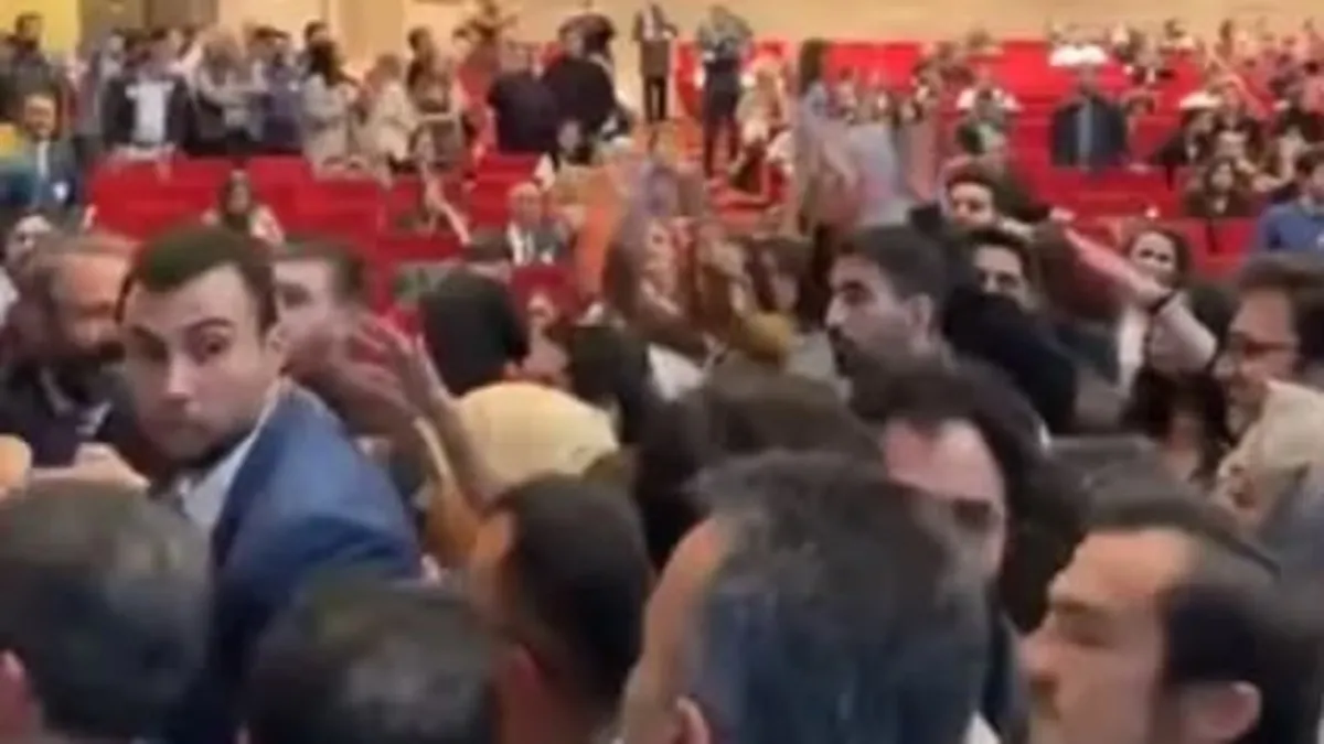 Ayrıntılar Netleşti: İstanbul Barosu Genel Kurulu’nda yumruklu kavga!