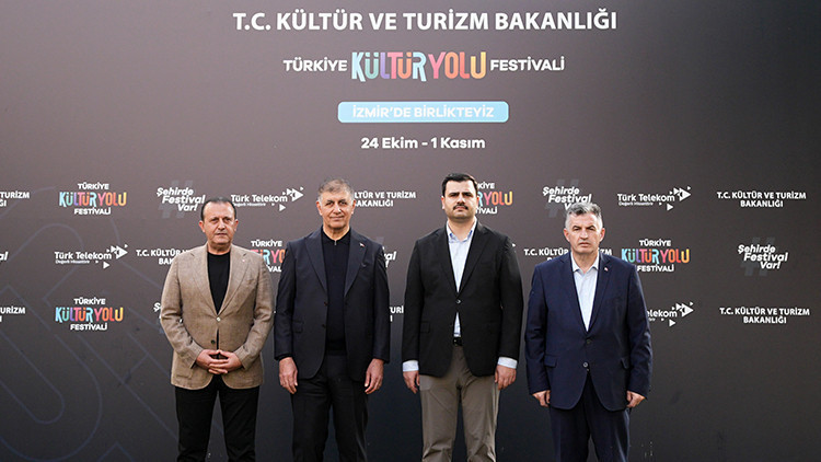 Kritik Açıklama: İzmir'de Kültür Yolu Festivali coşkusu: 9 günde 200 etkinlik, 2 milyon ziyaretçi: Gelişmeler