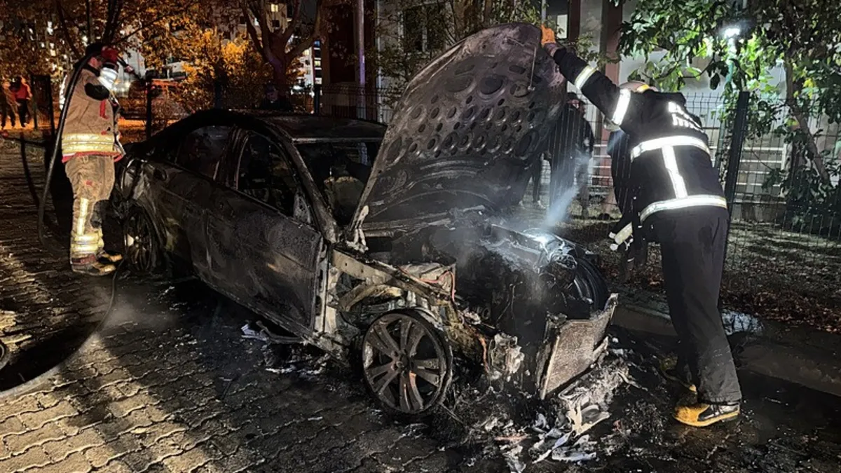 Son Gelişme: Edirne’de park halindeki otomobil alev alev yandı | İşte Tüm Ayrıntılar