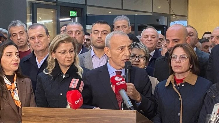 Sıcak Gündem: İstanbul’da CHP'li 4 ilçe belediye başkanı Yeni Parti’ye geçti - Son Dakika Bilgileri