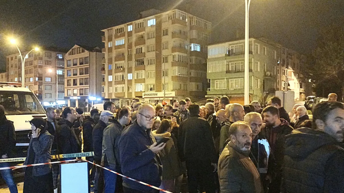 Kritik Açıklama: Kolon ve kirişlerden gelen ses alarma geçirdi: Kocaeli’de 7 katlı bina boşaltıldı! - Son Daki