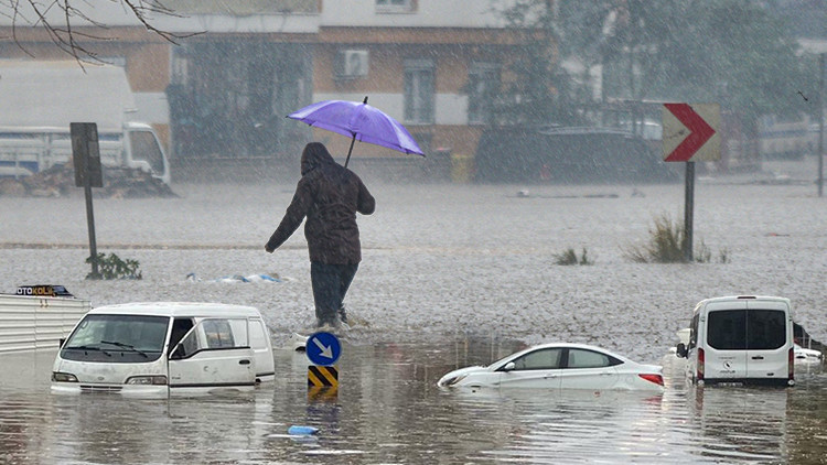 Son Gelişme: Hortum sonucu 4 kişi hayatını kaybetmişti! Meteoroloji'den kritik uyarı geldi: 100 kilograma kada