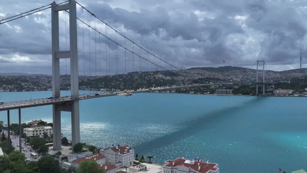 İstanbul Boğazı'nda gemi trafiği çift yönlü olarak askıya alındı! ve Merak Edilenler