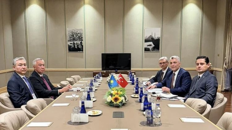 Gündemden Son Bilgiler: Bakan Bolat, Kazakistan Başbakan Yardımcısı Jumangarin ile görüştü