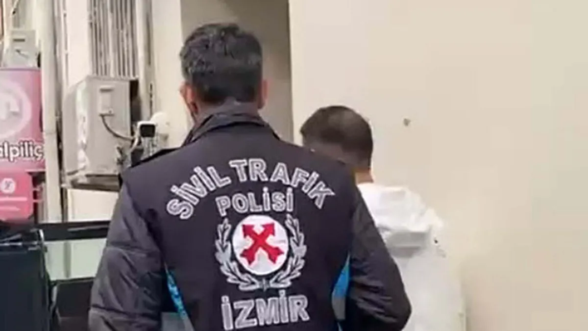 Kritik Açıklama: İzmir'de yol kesip araçtan inmişlerdi: 2 şüpheliye ceza kesildi!
