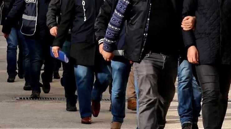 Sıcak Gündem: FETÖ’nün finansörlerine operasyon: Gelişmeler Takip Ediliyor