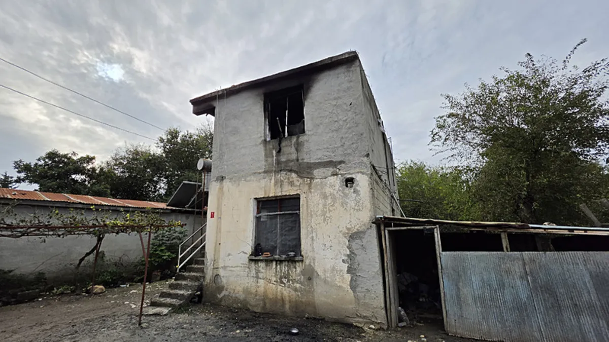 Osmaniye'de yangın evi küle çevirdi: 1 erkek cesedi bulundu! - Son Dakika Bilgileri