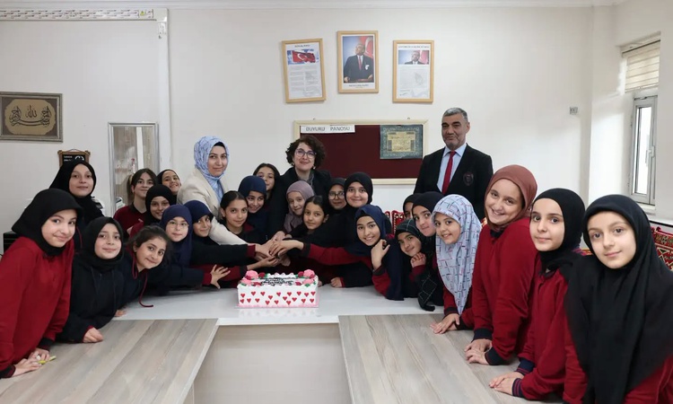Ağrı'da Betül Bozkurt, hafızlık öğrencileriyle buluştu | İşte Tüm Ayrıntılar