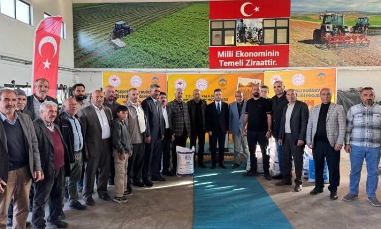 Ağrı'da İl Özel İdaresinin hibesiyle 1.100 üreticiye 550 ton buğday tohumu verildi: Gelişmeler Takip Ediliyor