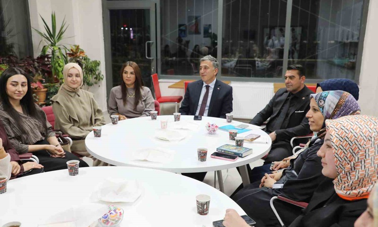 Ağrı'da öğretmenler Maarif'in Kalbinde Kitap Sohbetleri'nde okunacak kitabı belirledi: Gelişmeler Takip Ediliy