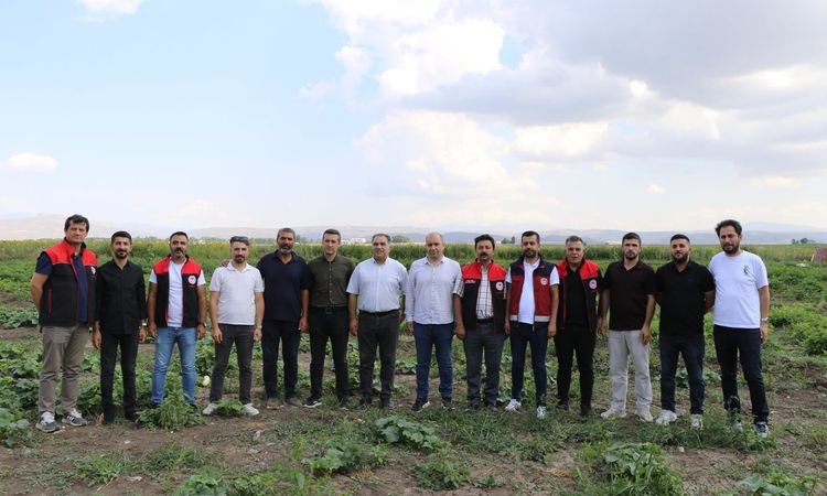 Ayrıntılar Netleşti: Ağrı'da Yüzde 75 Hibeli Fide Desteğiyle 30 Dönümlük Bostanda Ürün Çeşitliliği - Son Dakik