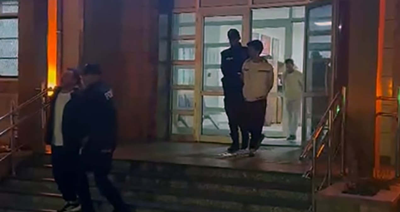 Sıcak Gündem: Aile mi çete mi? 3'ü de firari: Baba ile 2 oğlu, yangın merdiveninde yakalandı - En Son Haber
