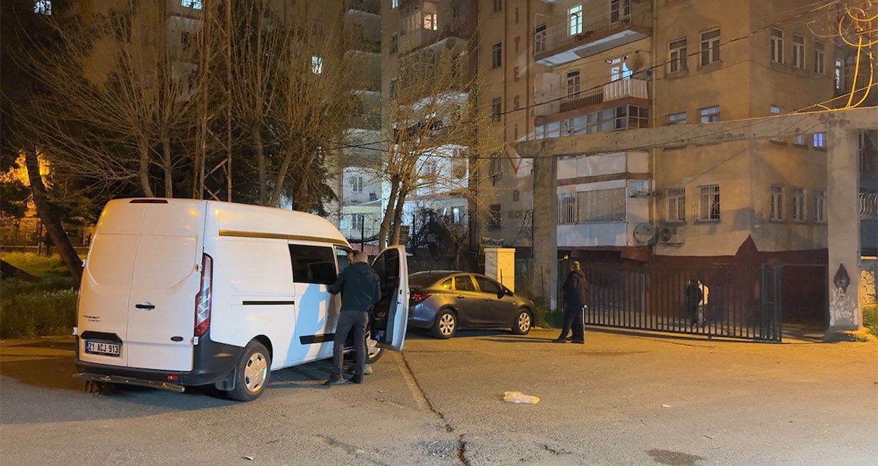 Gündemden Son Bilgiler: Aile dehşeti! Eşini öldürdü, kızını yaraladı - Son Dakika: Gelişmeler Takip Ediliyor