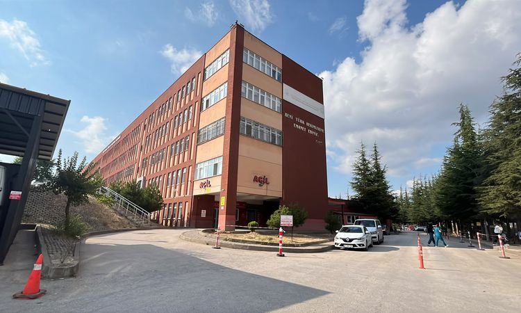 Kritik Açıklama: AK Parti Grup Başkanvekili Leyla Şahin Usta trafik kazasında yaralandı - Haberleri | İşte Tüm