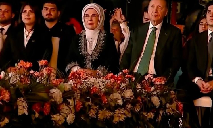 Kritik Açıklama: AK Parti'nin 25. yıl kutlamalarında Cumhurbaşkanı Erdoğan'ı mest eden gösteri - Haberleri