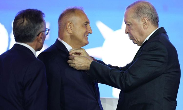 AK Parti’ye geçen Aydın Milletvekili Ömer Karakaş kararının nedenini tüm detaylarıyla paylaştı - Haberleri