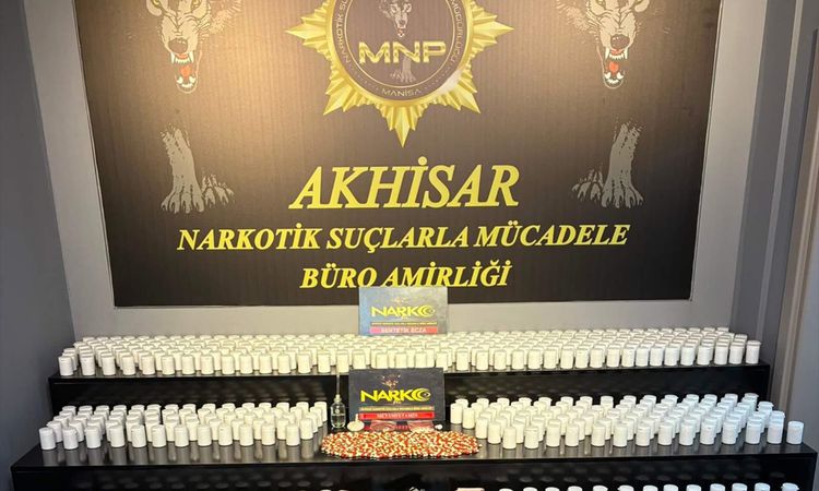 Son Gelişme: Akhisar'da uyuşturucu baskınu: 2 tutuklama - Son Dakika - Son Dakika Bilgileri
