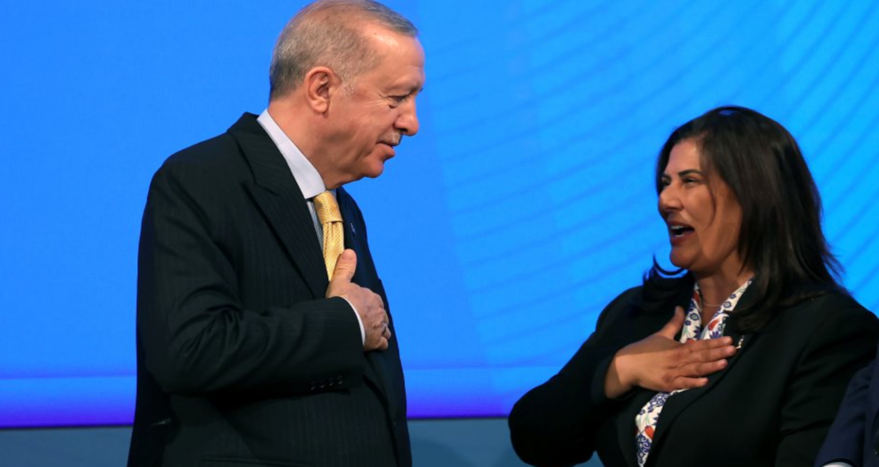 AKP'ye geçen Özlem Çerçioğlu AK'landı - Haberleri - Son Dakika Bilgileri