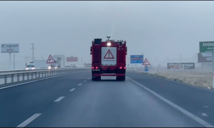 Aksaray-Konya karayolunda toz fırtınası zincirleme kazaya yol açtı: 16 yaralı: Gelişmeler Takip Ediliyor
